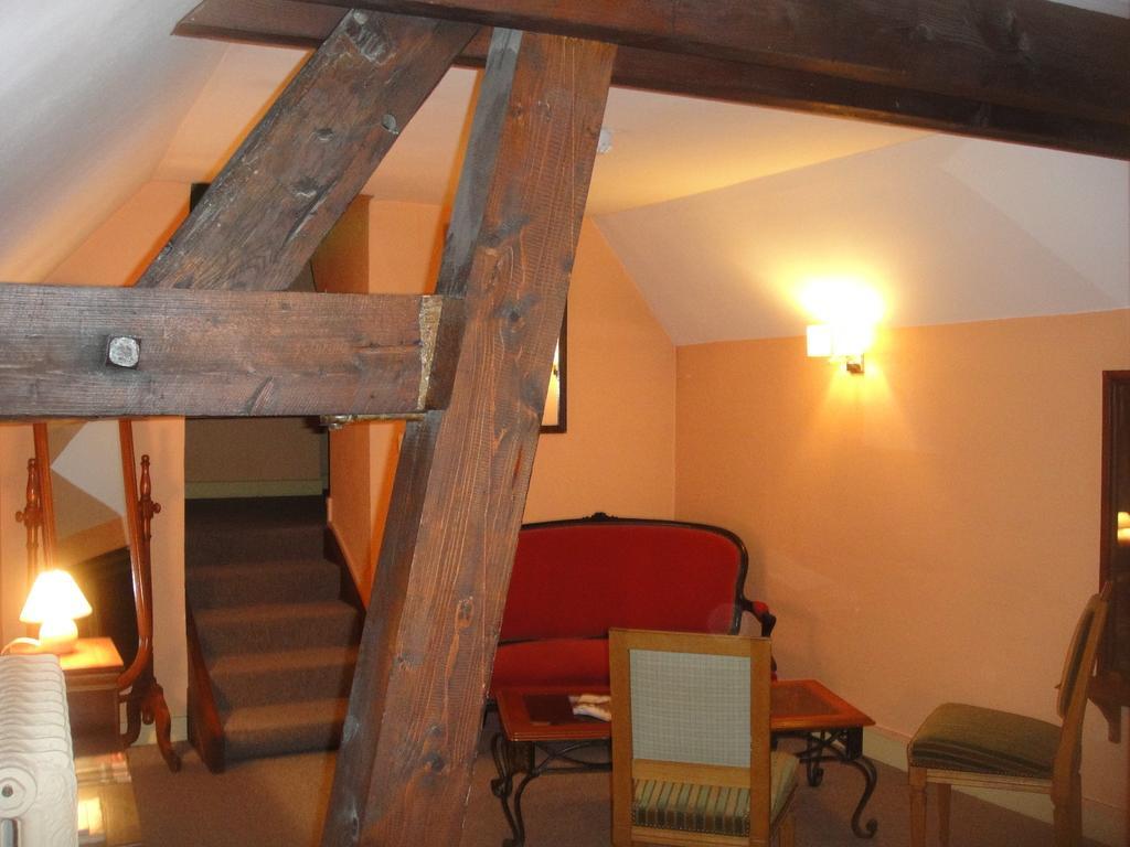 Hotel L' Ecu Montbard Esterno foto