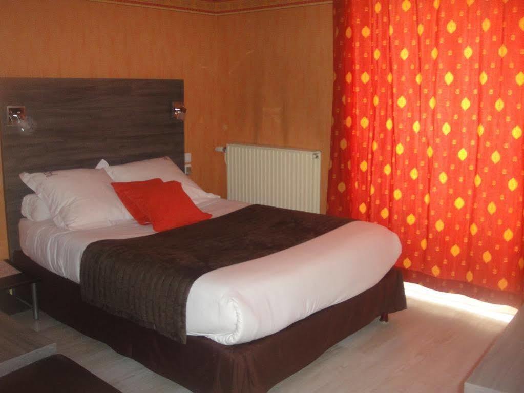 Hotel L' Ecu Montbard Esterno foto