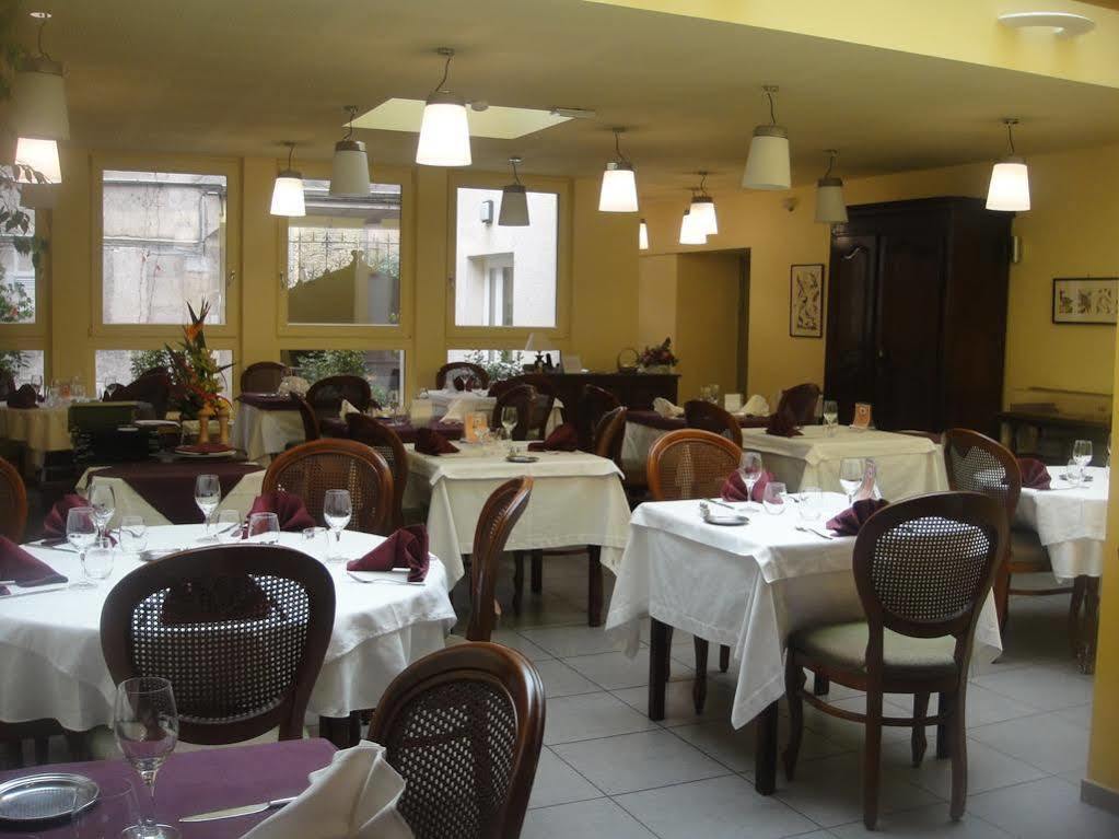 Hotel L' Ecu Montbard Esterno foto